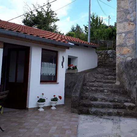 Casa de Férias Stone House In Dobrec With Sea View & Jacuzzi *