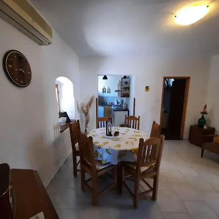 Stone House In Dobrec With Sea View & Jacuzzi