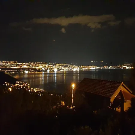 Stone House In Dobrec With Sea View & Jacuzzi *